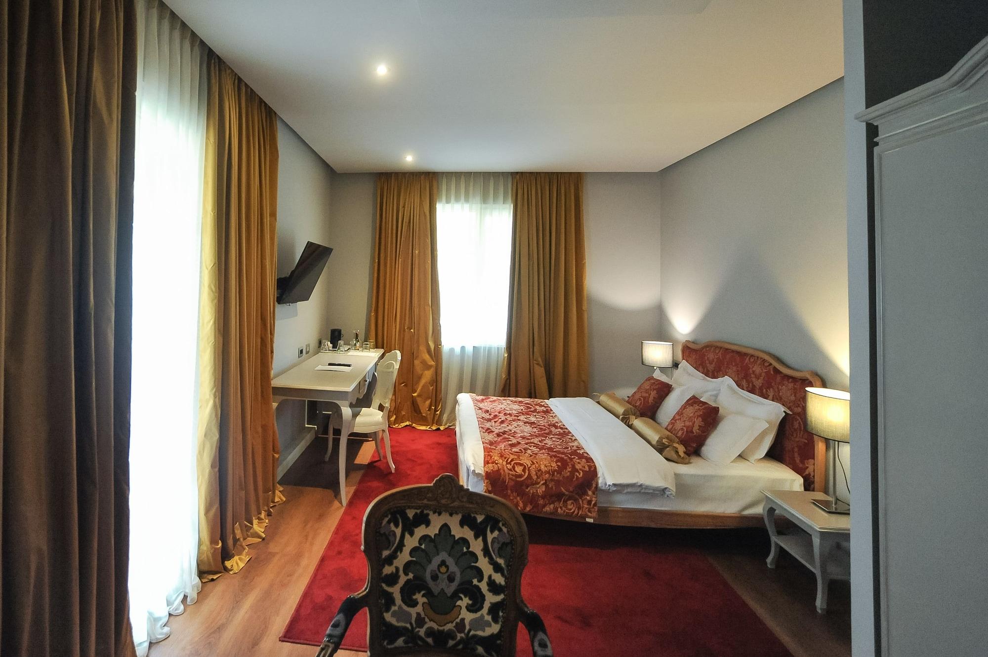 Classic Hotel Тирана Екстериор снимка