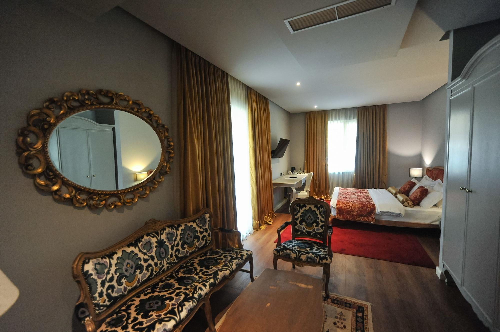 Classic Hotel Тирана Екстериор снимка