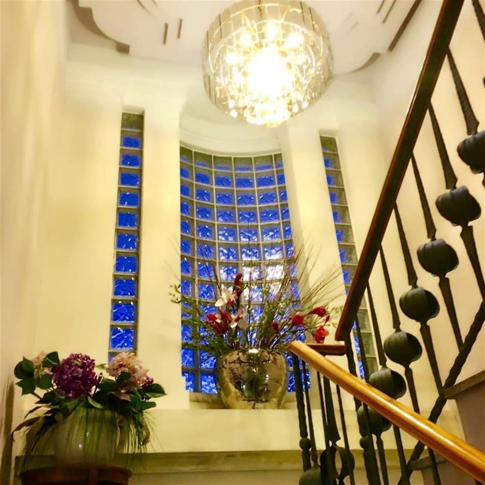 Classic Hotel Тирана Екстериор снимка