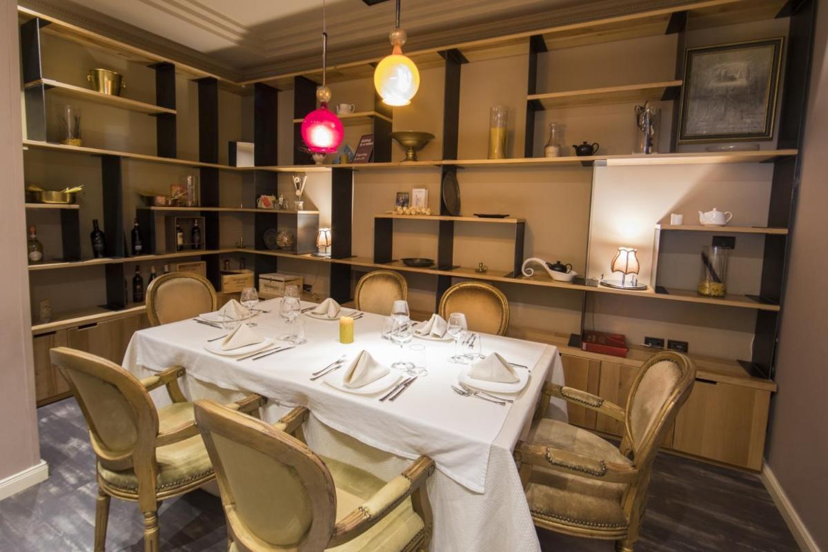 Classic Hotel Тирана Екстериор снимка