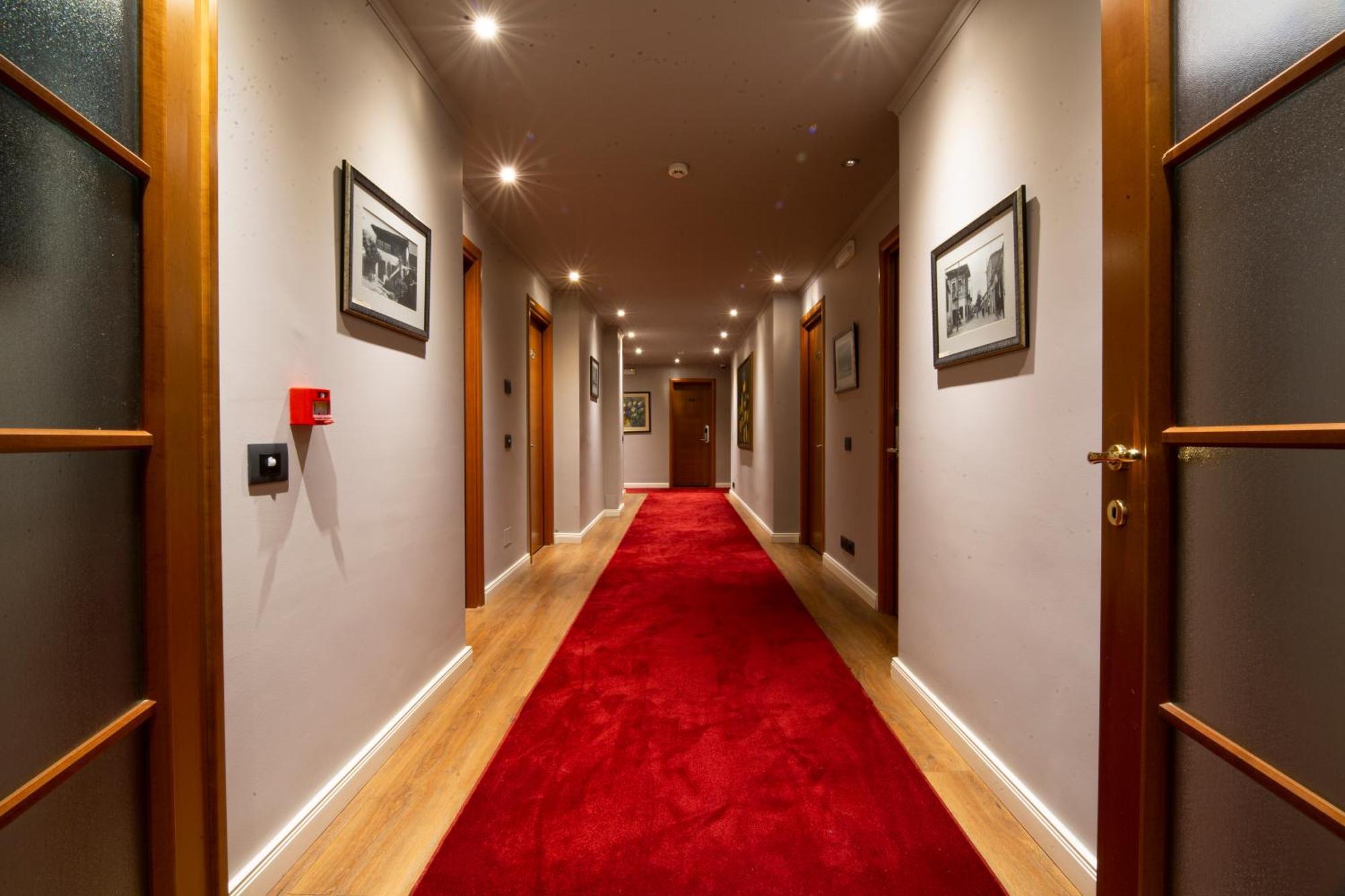 Classic Hotel Тирана Екстериор снимка