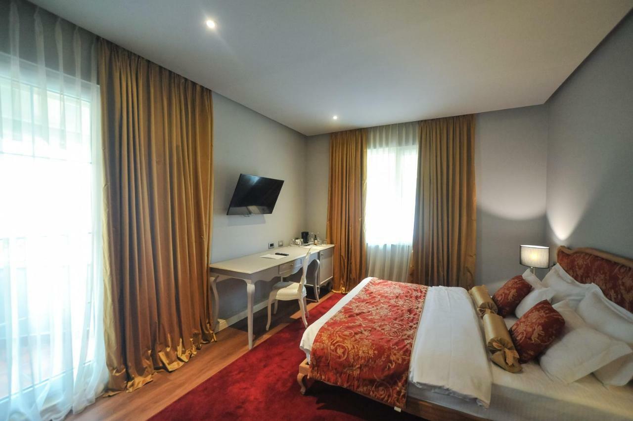 Classic Hotel Тирана Екстериор снимка