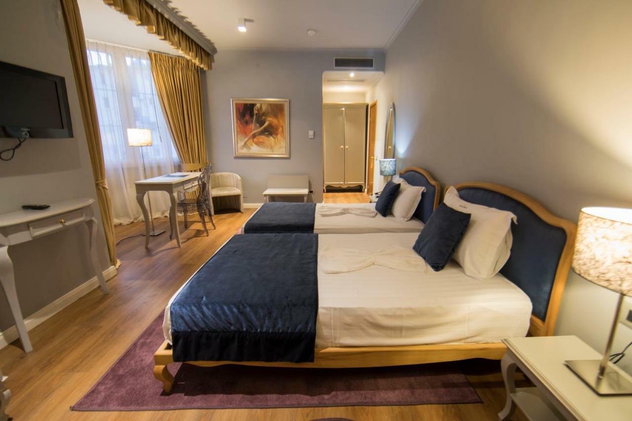 Classic Hotel Тирана Екстериор снимка